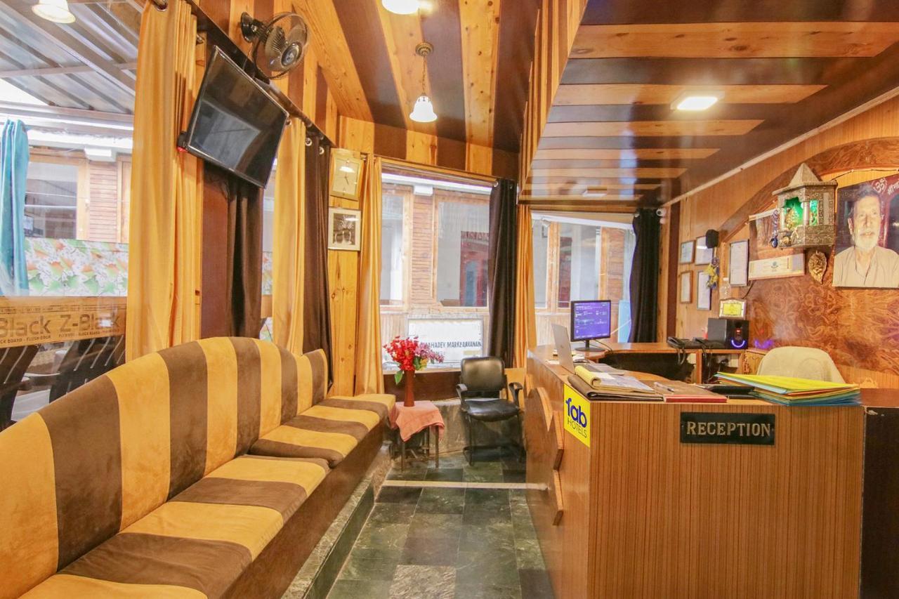 Fabhotel Pushpak Manāli エクステリア 写真